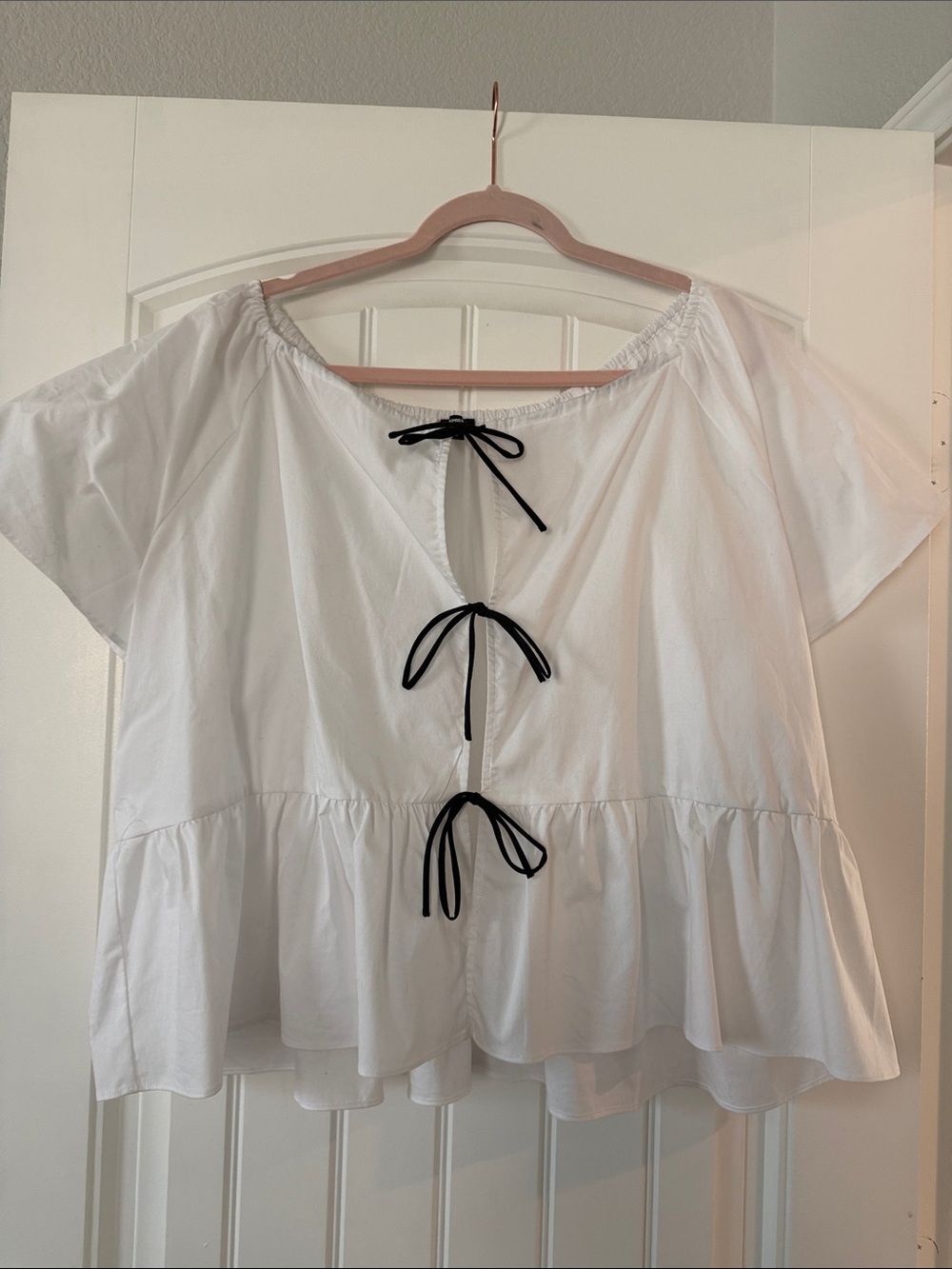 Express Women’s Off The Shoulder White Peplum Tie-Front Top